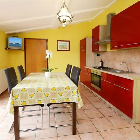 Kramar Apartment *